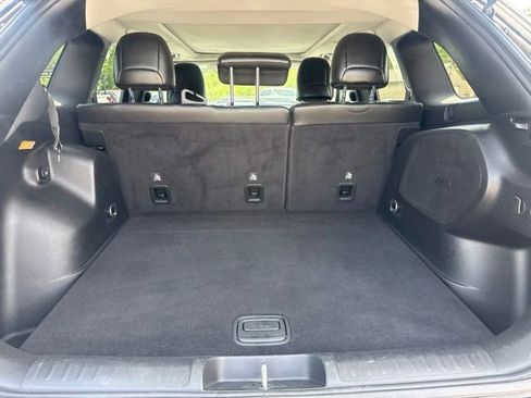 Used 2019 Jeep Cherokee Limited AWD/4WD image 8