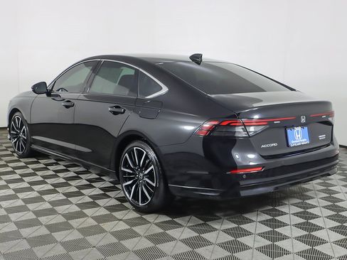 Used 2023 Honda Accord Touring image 11