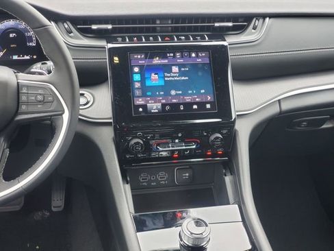 New 2026 Jeep Grand Cherokee L Laredo AWD/4WD image 18