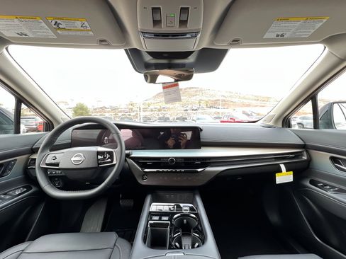 New 2025 Nissan Murano SL image 9