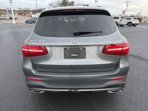 Used 2017 Mercedes-Benz GLC 300 4MATIC image 4