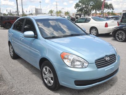 Used 2010 Hyundai Accent GLS w/ Premium Pkg 4
