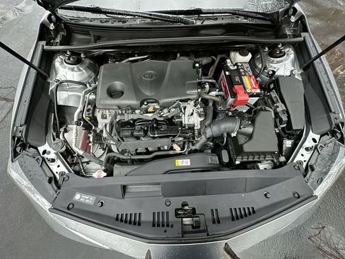 Used 2020 Toyota Camry LE image 19