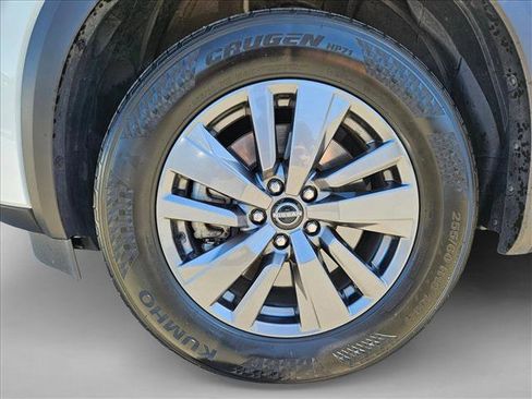 Used 2025 Nissan Pathfinder SV image 23