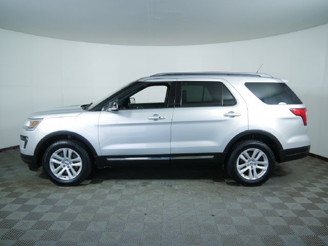 Certified 2018 Ford Explorer XLT w/ Equipment Group 202A AWD/4WD image 6