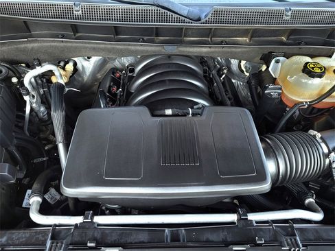 Used 2022 Chevrolet Tahoe RST w/ Luxury Package image 36