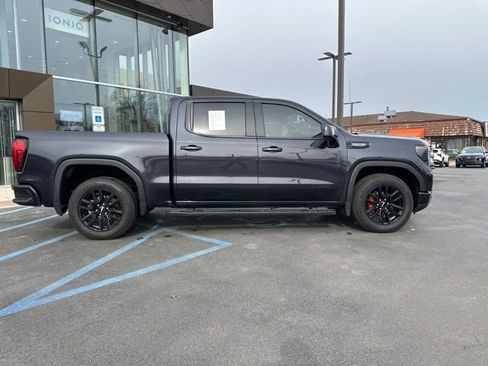 Used 2022 GMC Sierra 1500 Elevation w/ Elevation Premium Package image 11