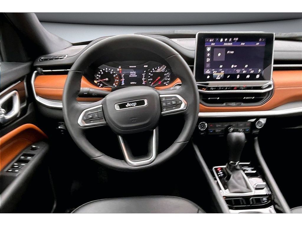 Used 2024 Jeep Compass Limited AWD/4WD image 8