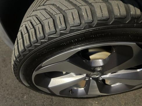 Used 2018 Honda Accord Touring image 3