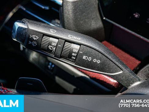 Used 2024 Chevrolet Traverse RS AWD/4WD image 36