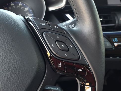 Used 2022 Toyota C-HR Limited FWD image 36