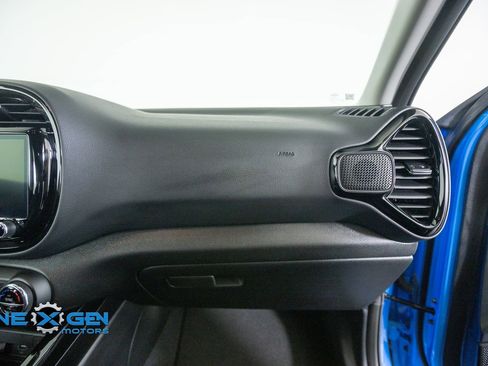 Used 2025 Kia Soul S FWD image 40