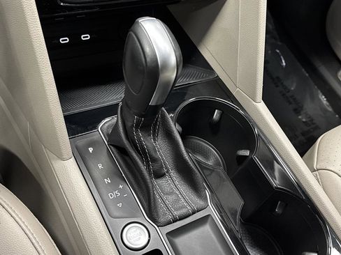 Used 2022 Volkswagen Atlas SE w/ Black Wheel Package image 19