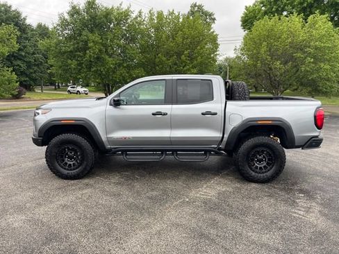 Used 2025 GMC Canyon AT4 w/ AT4X AEV Edition AWD/4WD image 8