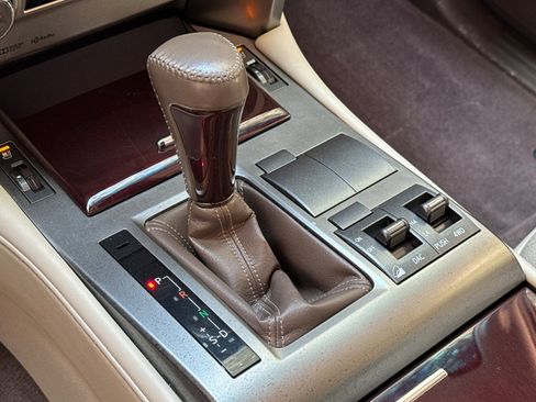 Used 2019 Lexus GX 460 Premium w/ Premium Package AWD/4WD image 17