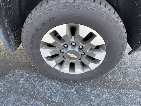 Certified 2025 Chevrolet Silverado 2500 Custom w/ Custom Convenience Package image 12