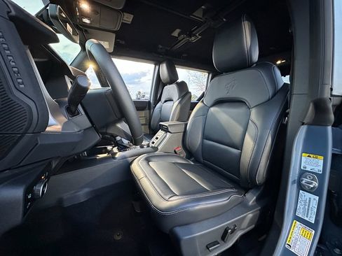 New 2025 Ford Bronco Outer Banks w/ Sasquatch Package image 41