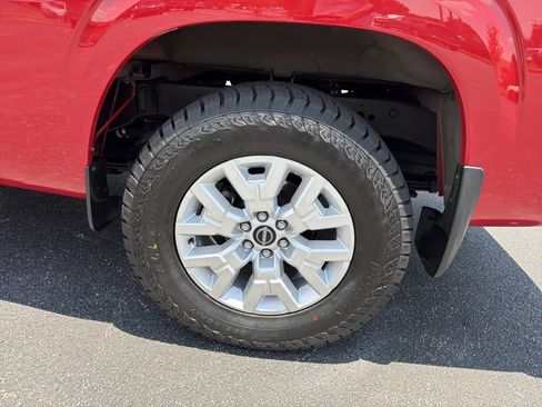 Used 2022 Nissan Frontier SV w/ Technology Package RWD image 18