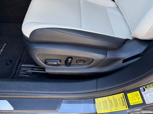 Used 2023 Lexus ES 300h w/ Premium Package image 21