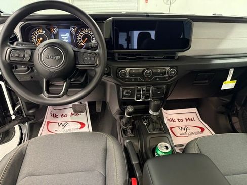 New 2026 Jeep Gladiator Sport image 17