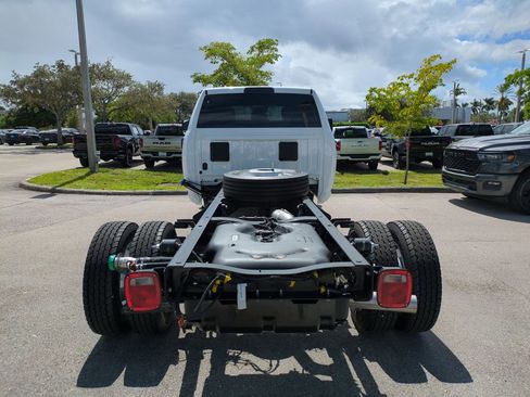 New 2026 RAM 5500 Tradesman w/ Chrome Appearance Group AWD/4WD image 6