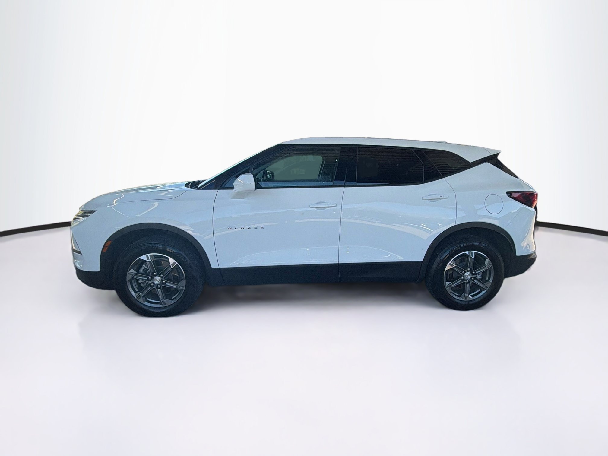 Used 2025 Chevrolet Blazer LT AWD/4WD image 4