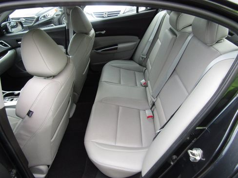 Used 2015 Acura TLX V6 w/ Technology Package FWD image 17