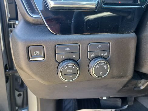 Used 2024 Chevrolet Silverado 1500 LT AWD/4WD image 16