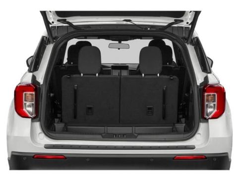 Used 2020 Ford Explorer XLT w/ Equipment Group 202A AWD/4WD image 11