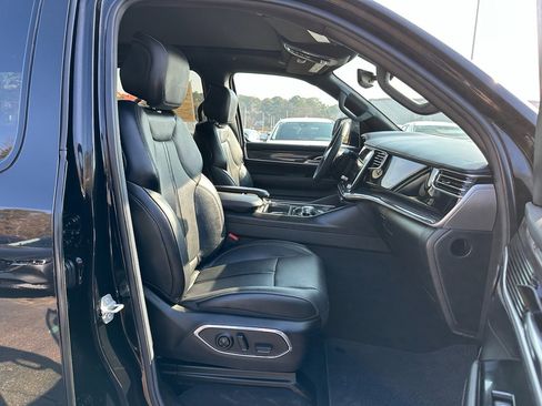 Used 2022 Jeep Wagoneer Series III w/ Premium Group I image 27