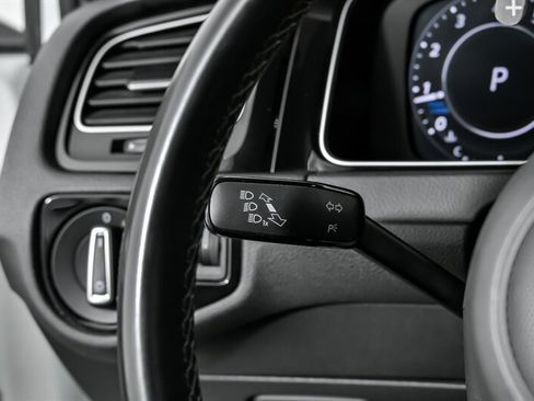 Used 2019 Volkswagen Golf 4-Door image 24