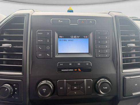 Used 2019 Ford F150 XL w/ Equipment Group 101A Mid AWD/4WD image 17