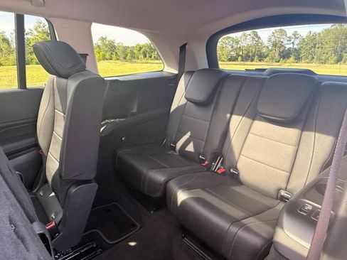Used 2026 Mercedes-Benz GLS 450 4MATIC image 12