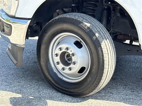 Certified 2024 Ford F350 XLT image 36