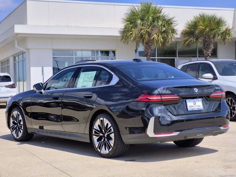 New 2026 BMW 530i w/ Premium Package image 6