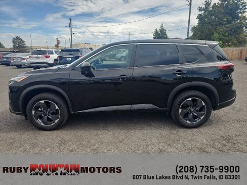 Used 2025 Nissan Rogue SV AWD/4WD image 4