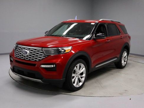 Certified 2022 Ford Explorer Platinum w/ Technology Package image 8