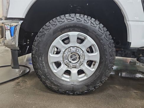 Used 2024 Ford F250 XLT image 31