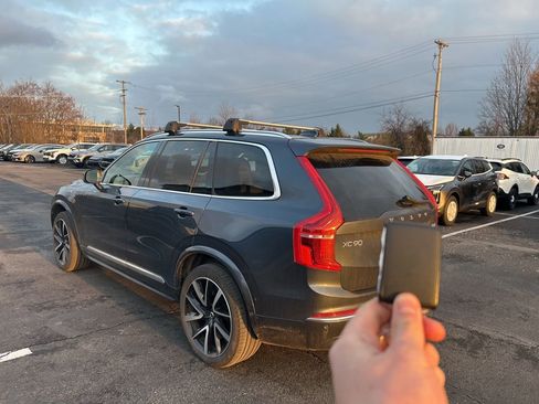 Used 2025 Volvo XC90 B6 Plus w/ Protection Package image 5