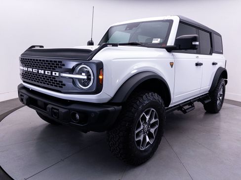 Used 2023 Ford Bronco Badlands AWD/4WD image 18