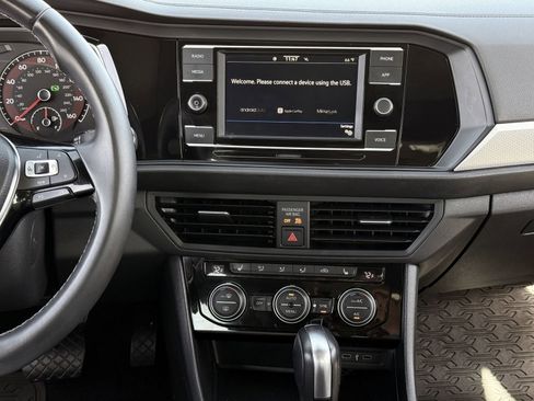 Used 2020 Volkswagen Jetta R-Line image 16