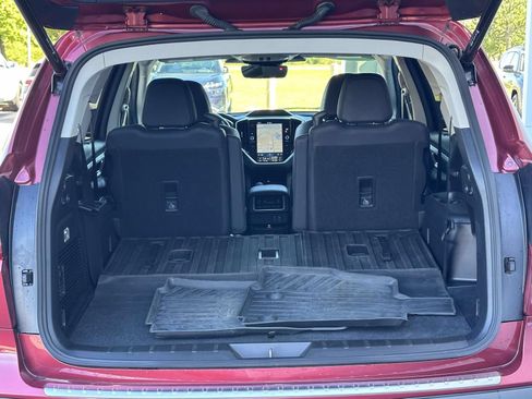 Used 2024 Subaru Ascent Limited w/ Technology Package AWD/4WD image 16