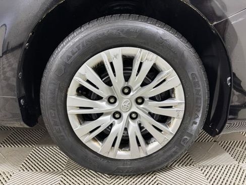 Used 2012 Toyota Camry LE FWD image 21