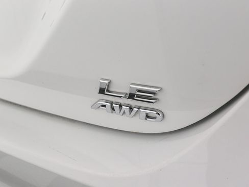 Used 2022 Toyota Camry LE image 10