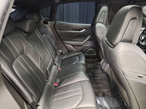 Used 2018 Maserati Levante GranSport image 39