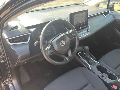Used 2025 Toyota Corolla LE FWD image 15