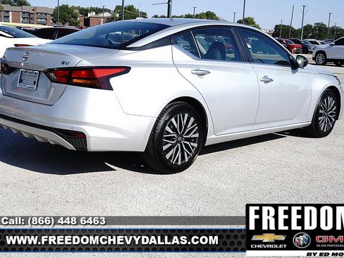 Used 2024 Nissan Altima 2.5 SV FWD image 38