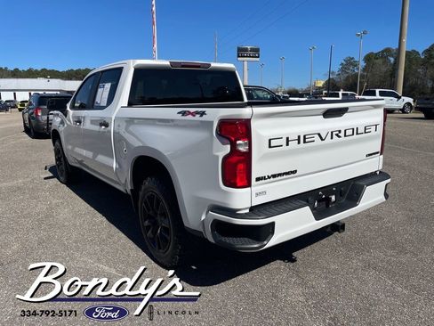 Used 2021 Chevrolet Silverado 1500 Custom image 12