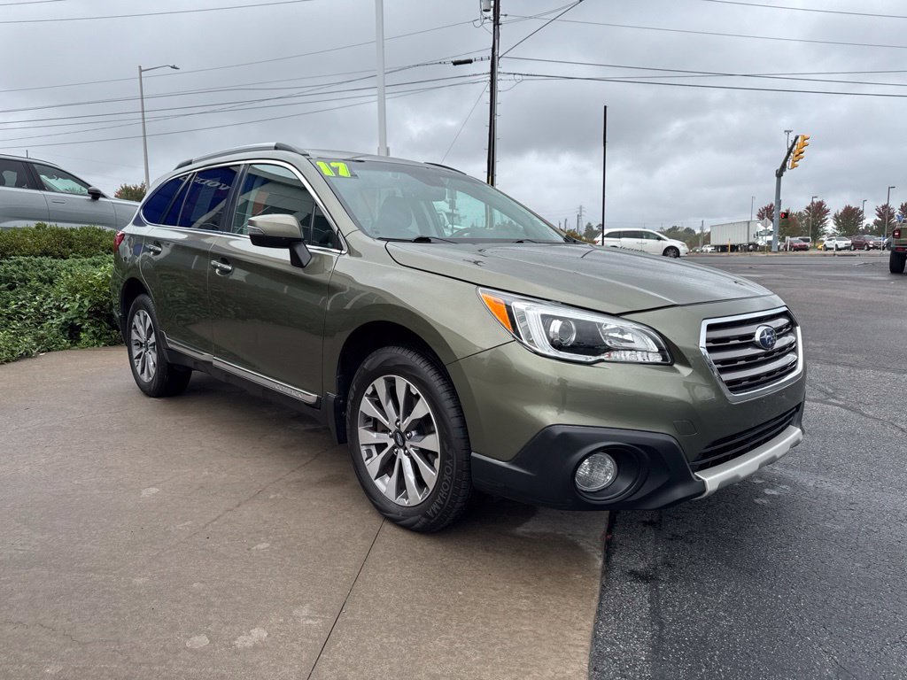 Used 2017 Subaru Outback 3.6R Touring AWD/4WD image 3