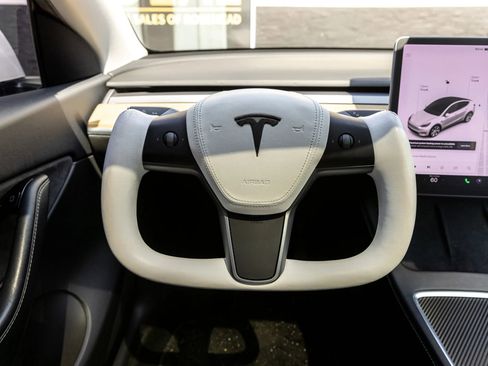 Used 2021 Tesla Model Y Long Range AWD/4WD image 20